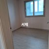 6층 아파트 방 이미지