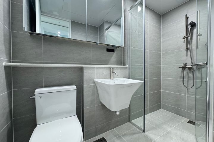 Newly remodeled, fully furnished, 3 rooms 10th image