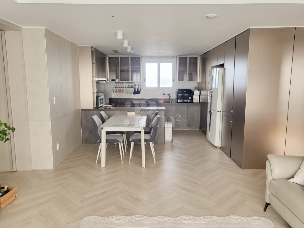🏡 Fully Furnished) Super High-Rise Apartment 1th image