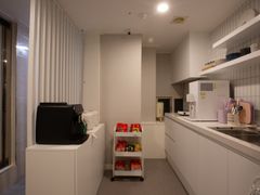 Newly built hotel-quality accommodation near 8th image