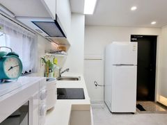 Charming studio apartment 6th image