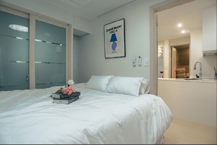 Hapjeong/New 2-Room Apartment for 8 People wi 3th image
