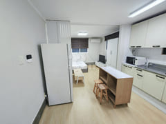 Fully furnished studio, 7-minute walk from Se 2th image