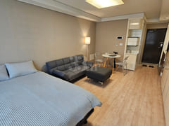 Suite 500 Arium 1th image