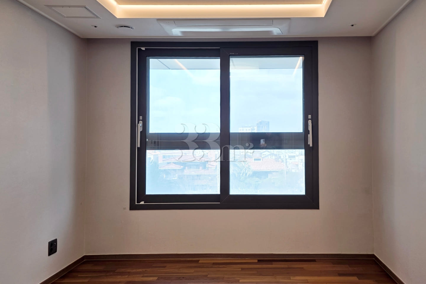 3-room apartment near the airport in the city 1th image