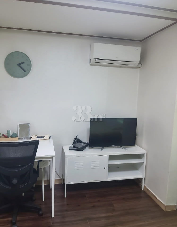 Cozy room near Sinsa Station 4th image