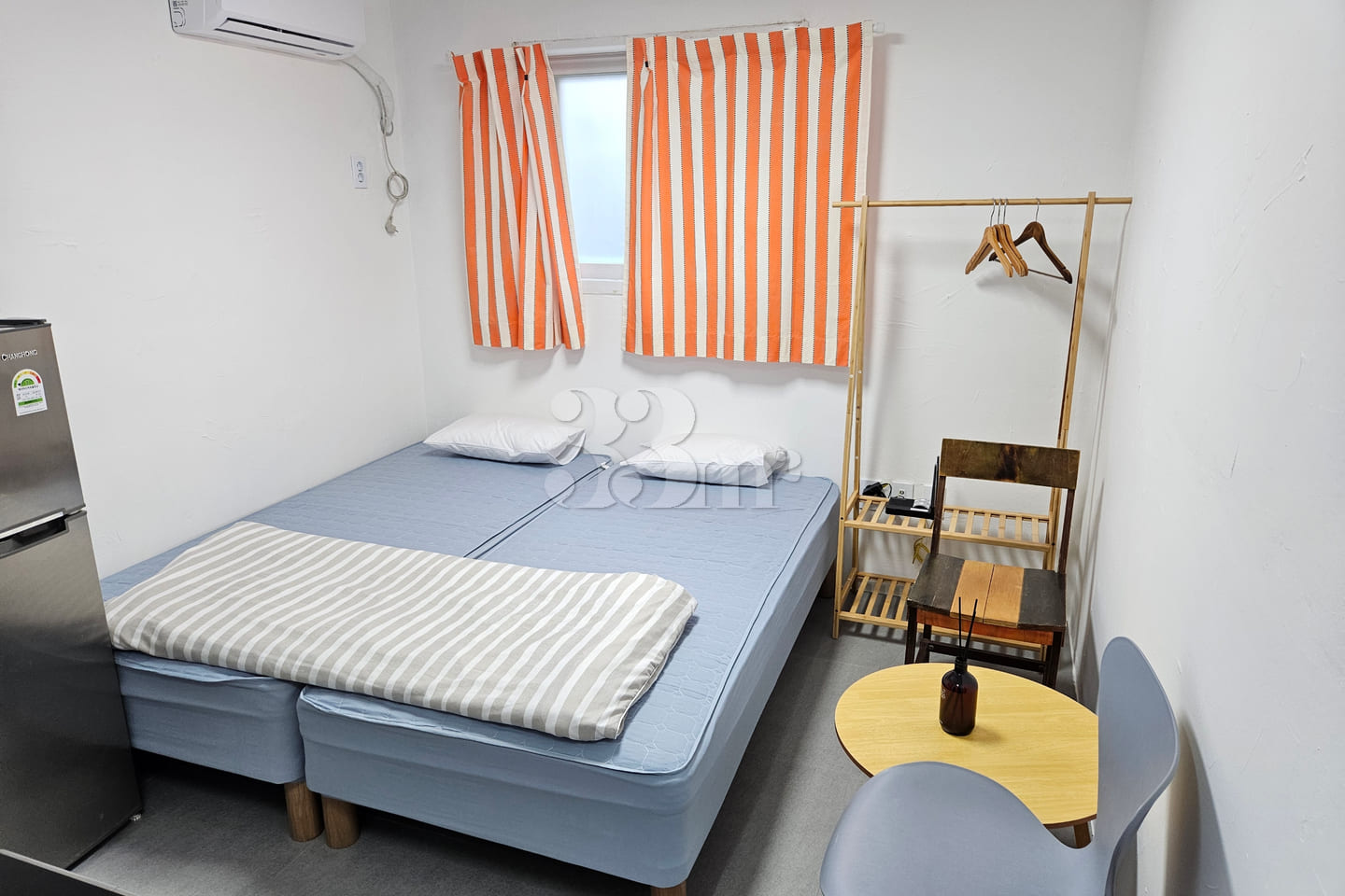 Bright and clean studio room for two 1th image