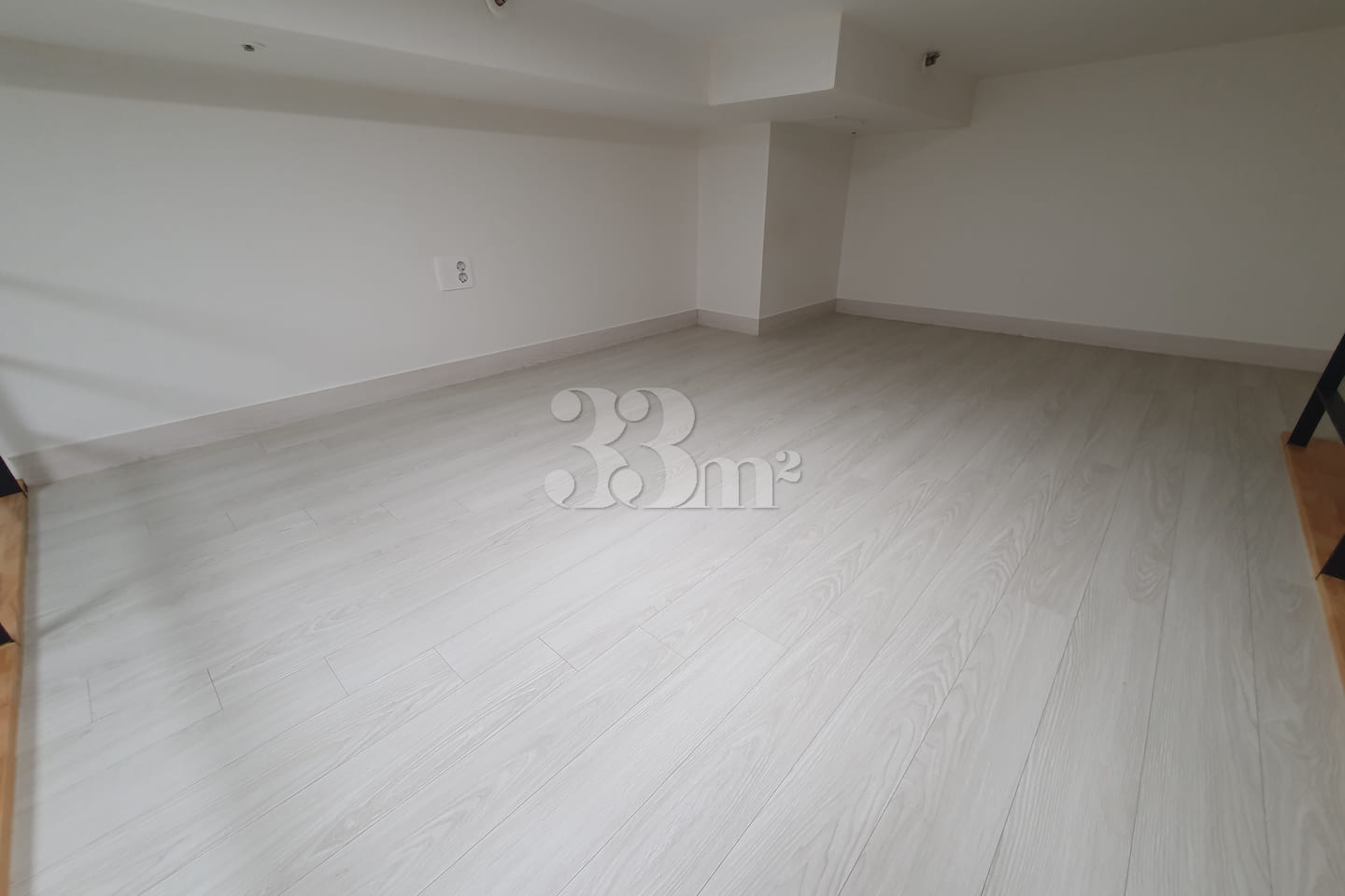 Southeast-facing duplex with a great view 5th image