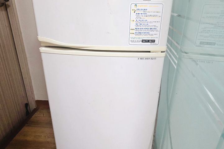 I love the sunshine-filled dryer! 5th image
