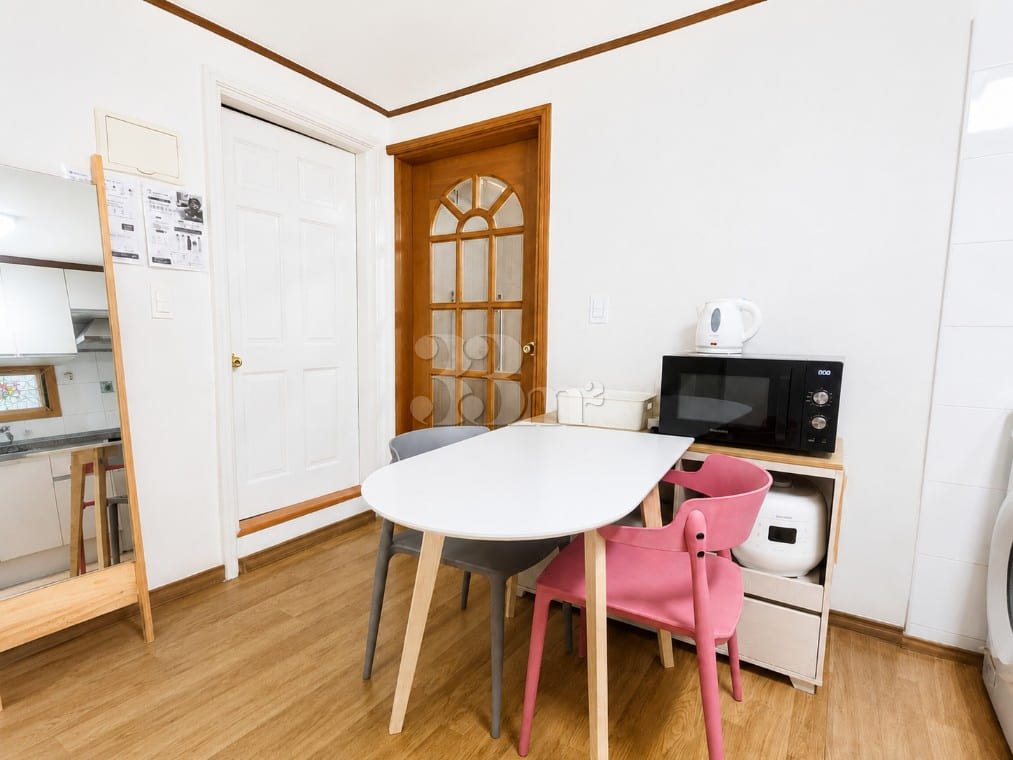 Spacious 12-pyeong room on flat ground in Hye 3th image