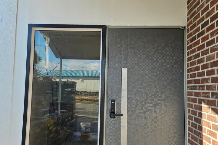 Sun-drenched solarium 4th image