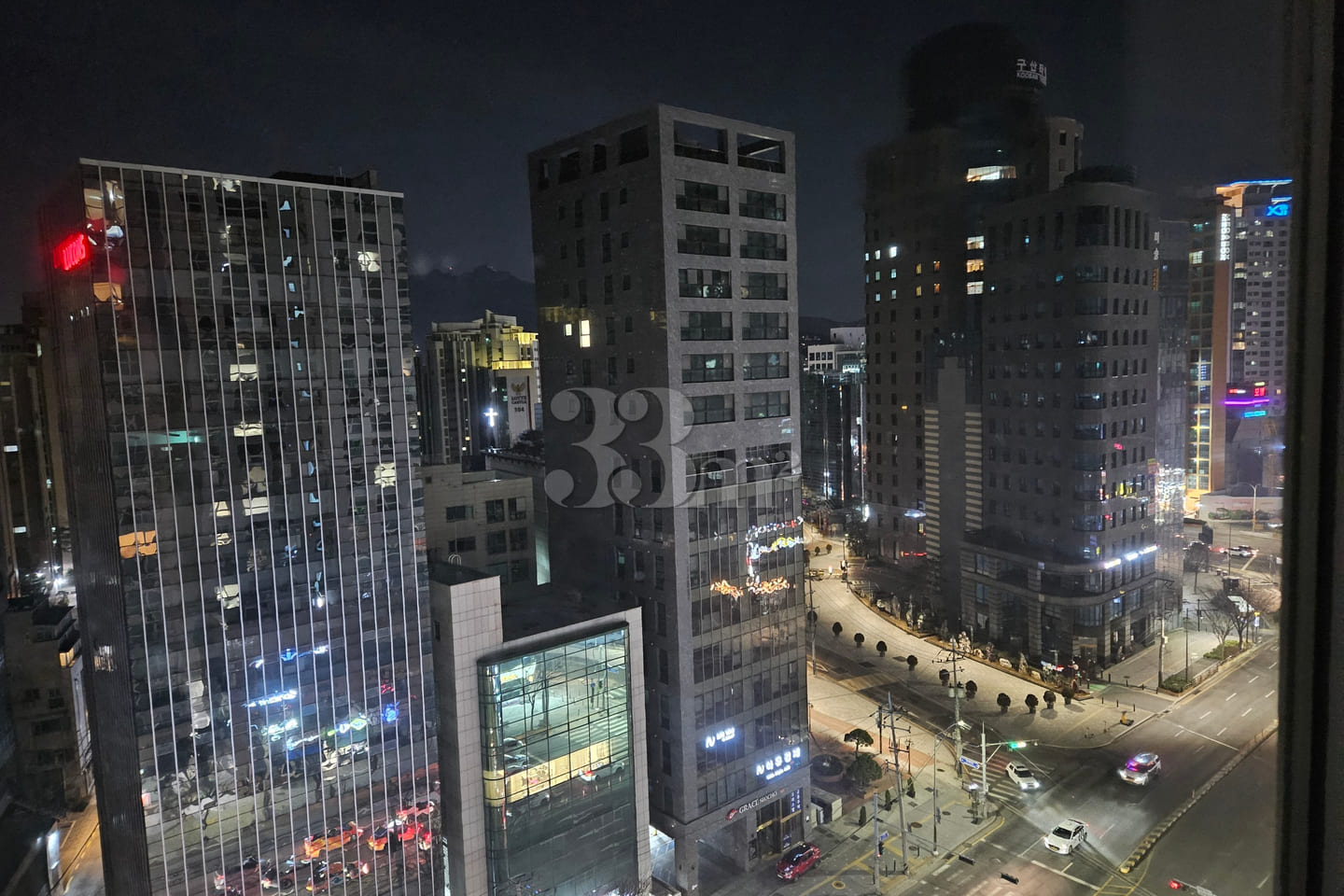 High-rise, fully furnished unit near Bangbae/ 4th image