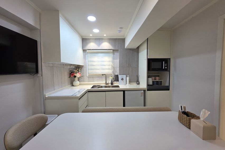 공덕역3분/4인/퀸2개