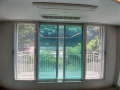산과 계곡이 흐르는 집 4번째 이미지