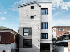 Sunny, fully furnished unit 13th image