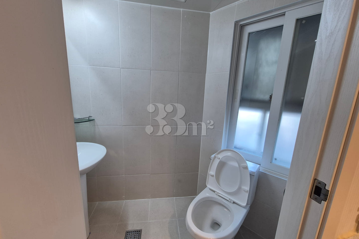 Cozy, fully furnished 'Two-Bay D' unit 6th image