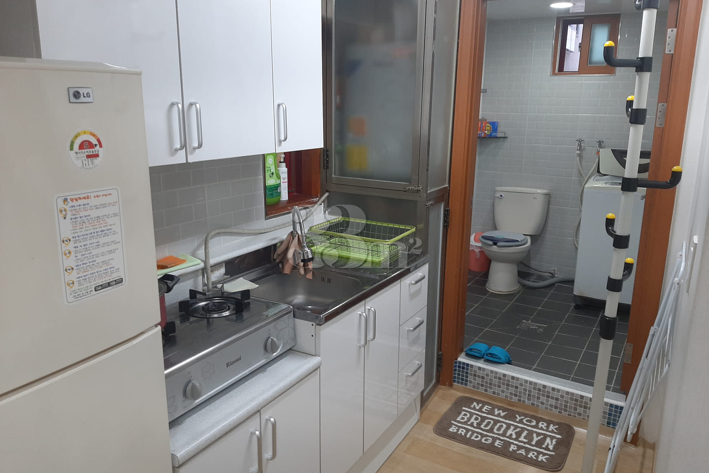 Fully furnished studio apartment, 7 minutes f 1th image
