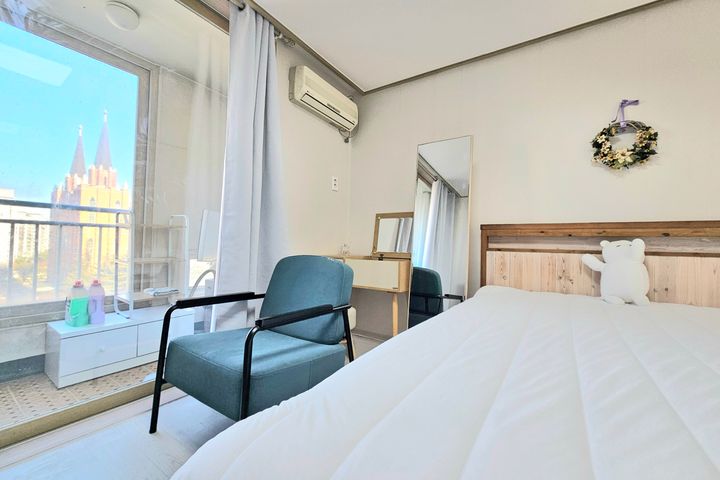 Dunsan-dong + Fully Furnished + Separate Livi 1th image