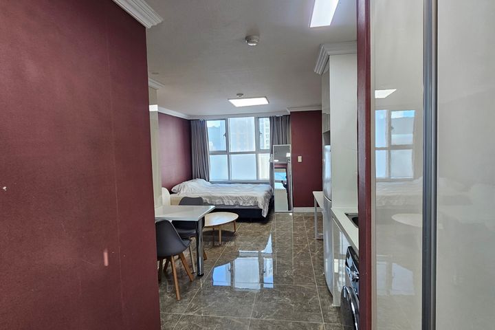 One-room apartment near Busan Dusil Station, 7th image