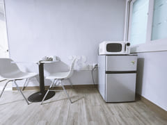 Fully furnished two-room unit, 5 minutes from 9th image