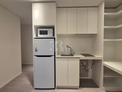 Fully furnished studio in Bangbae-dong 2th image
