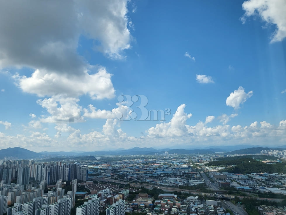🏡 Fully Furnished) Super High-Rise Apartment 17th image