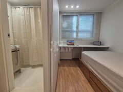 Fully furnished, renovated, 5th floor with el 4th image