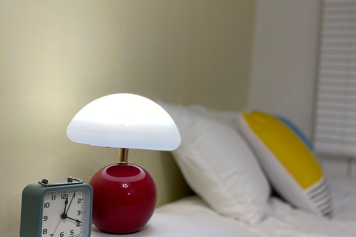 5 minutes from Sinchon Station / 1st floor, p 11th image