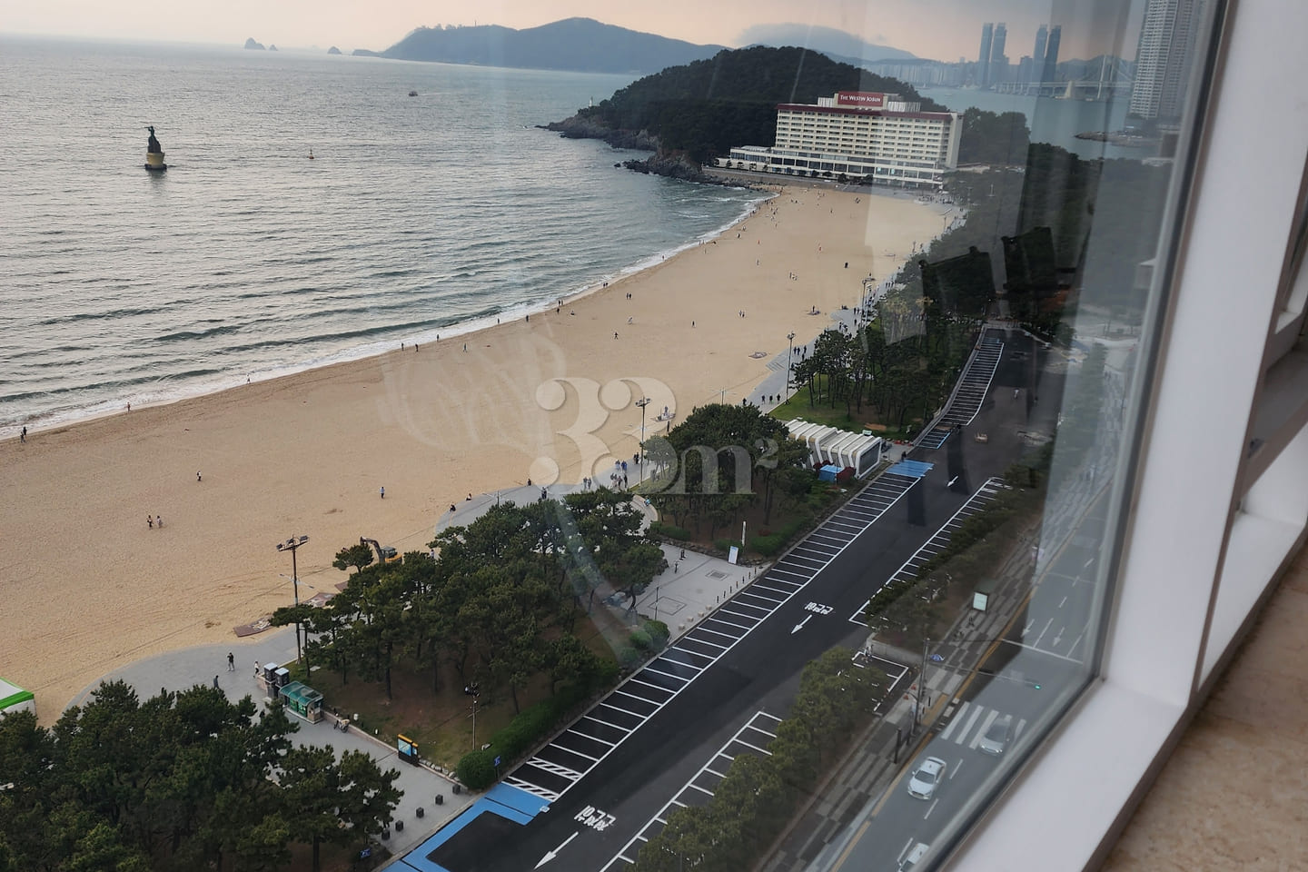 Haeundae Harbor. Sea view. 5 seconds away! 10th image
