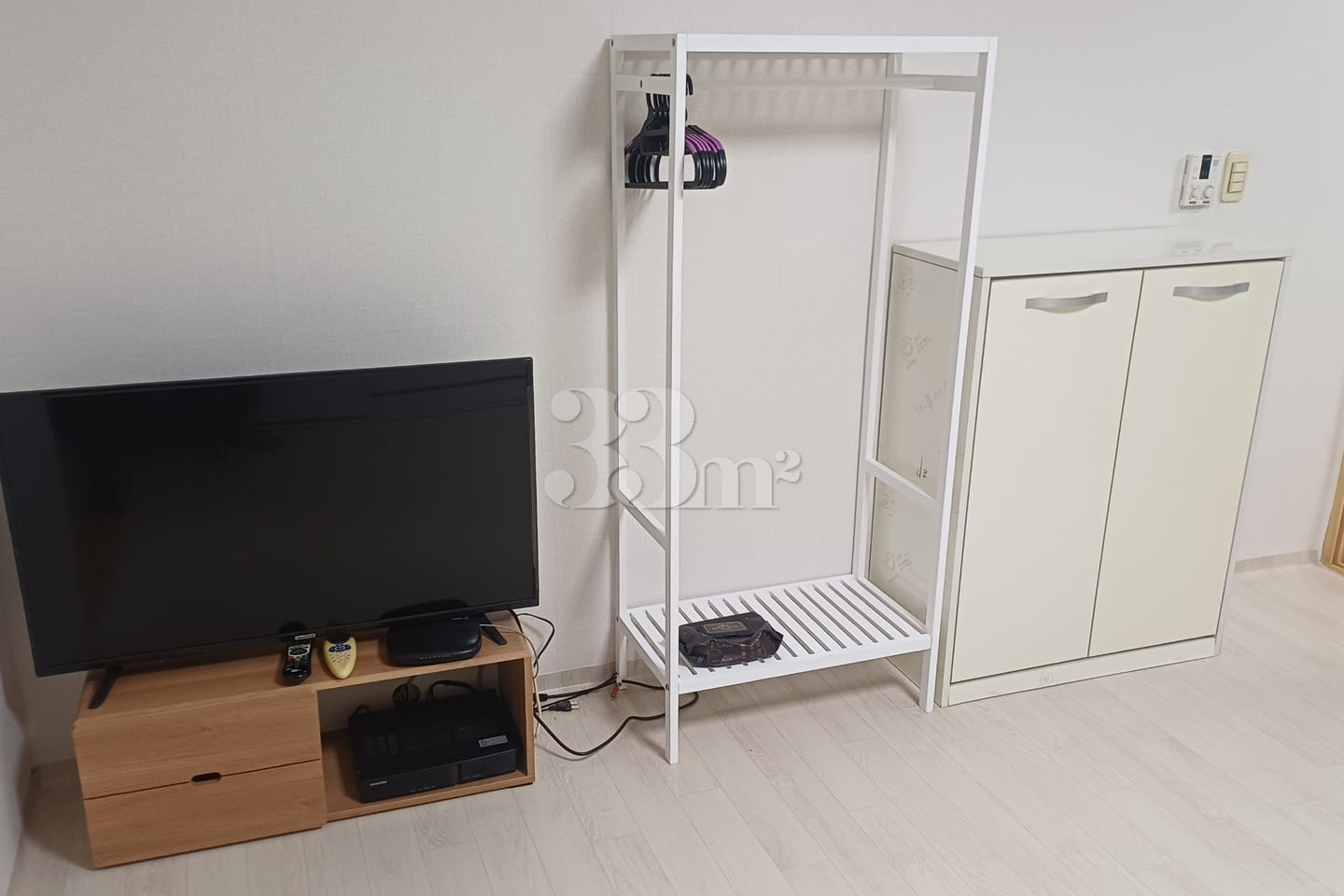 Fully furnished studio apartment 5th image