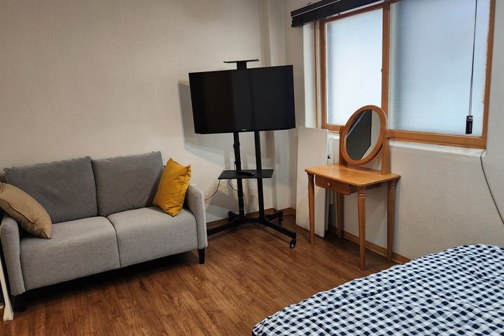 Fully furnished villa near Yeongdeungpo Marke 0th image