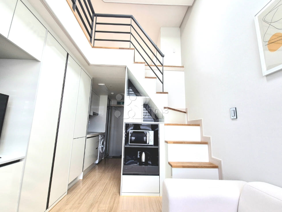 Newly built officetel in front of Eonju Stati 6th image