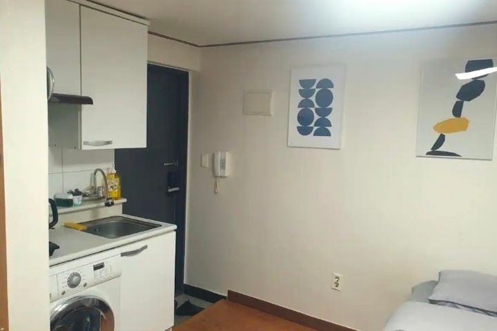 Room 203 3th image