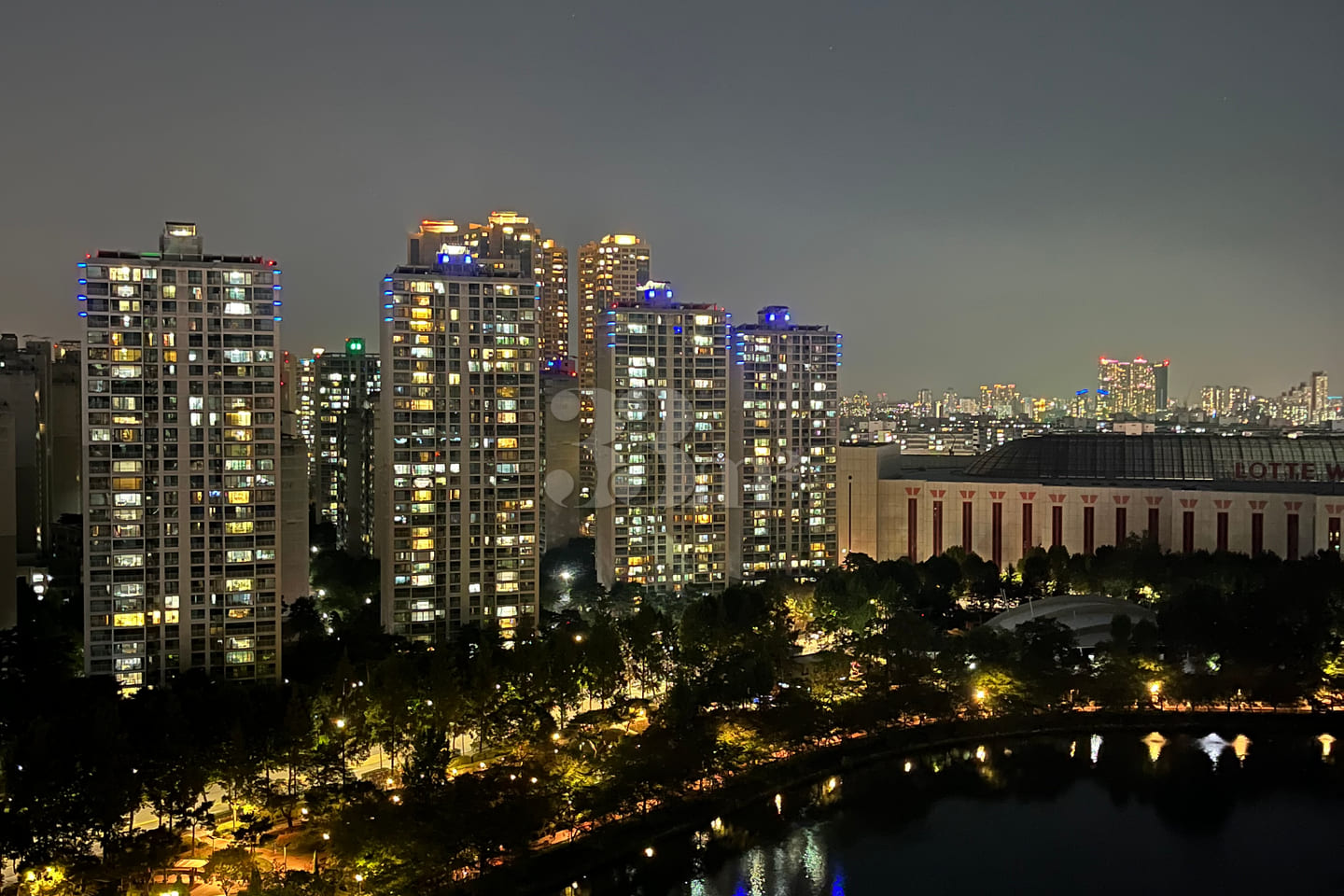 Jamsil Seokchon Lake Tower View 💖 7th image