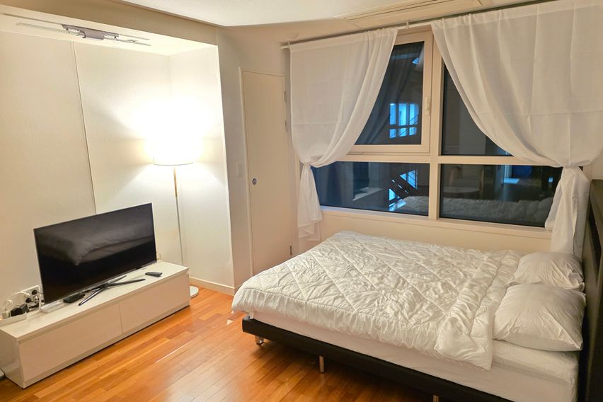 3 minutes from Jonggak / Gwanghwamun Station 1th image