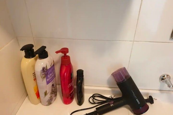 No. 105 7th image