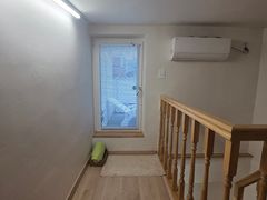 Room 302 5th image