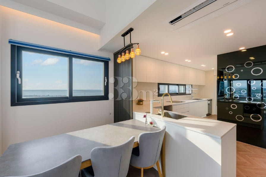 Fantastic Ocean View Luxury Home 11th image