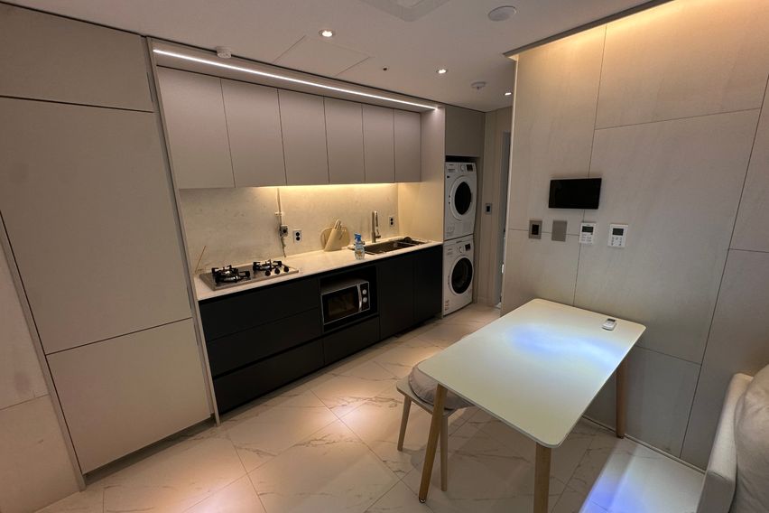 디스커버리 디뷰