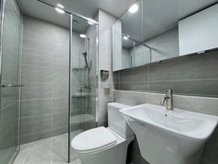 Newly remodeled, fully furnished, 3 rooms 14th image