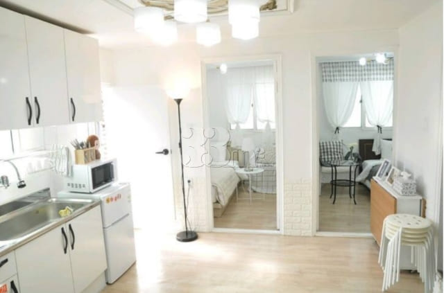 2-minute walk from Hongdae Station, 3-room un 2th image