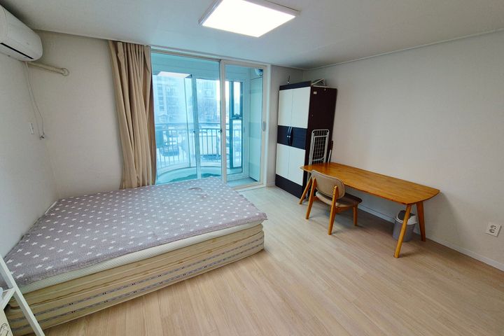 Yongpyeong 25 / Fully Renovated / Air Conditi 4th image