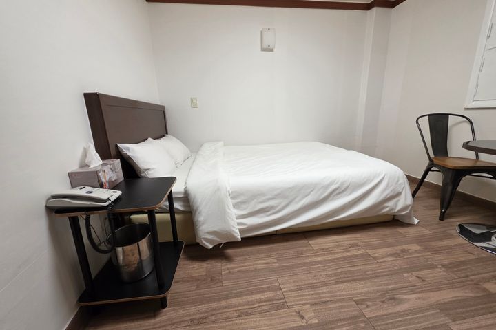 한달하우스 더블침대1 2번째 이미지