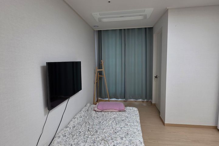 The Second Room of Dreams and Love 4th image