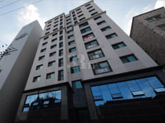 Newly built, fully furnished, prime floor 13th image