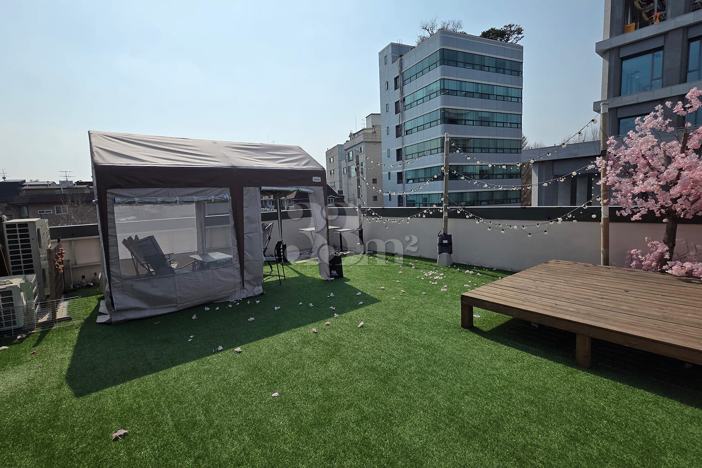 2-bedroom unit with a private 20-pyeong rooft 0th image