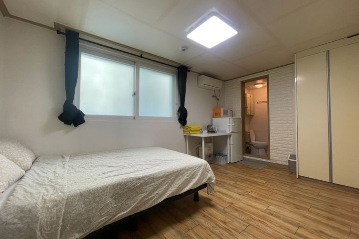 2 minutes from Nonhyeon Station (studio apart 12th image