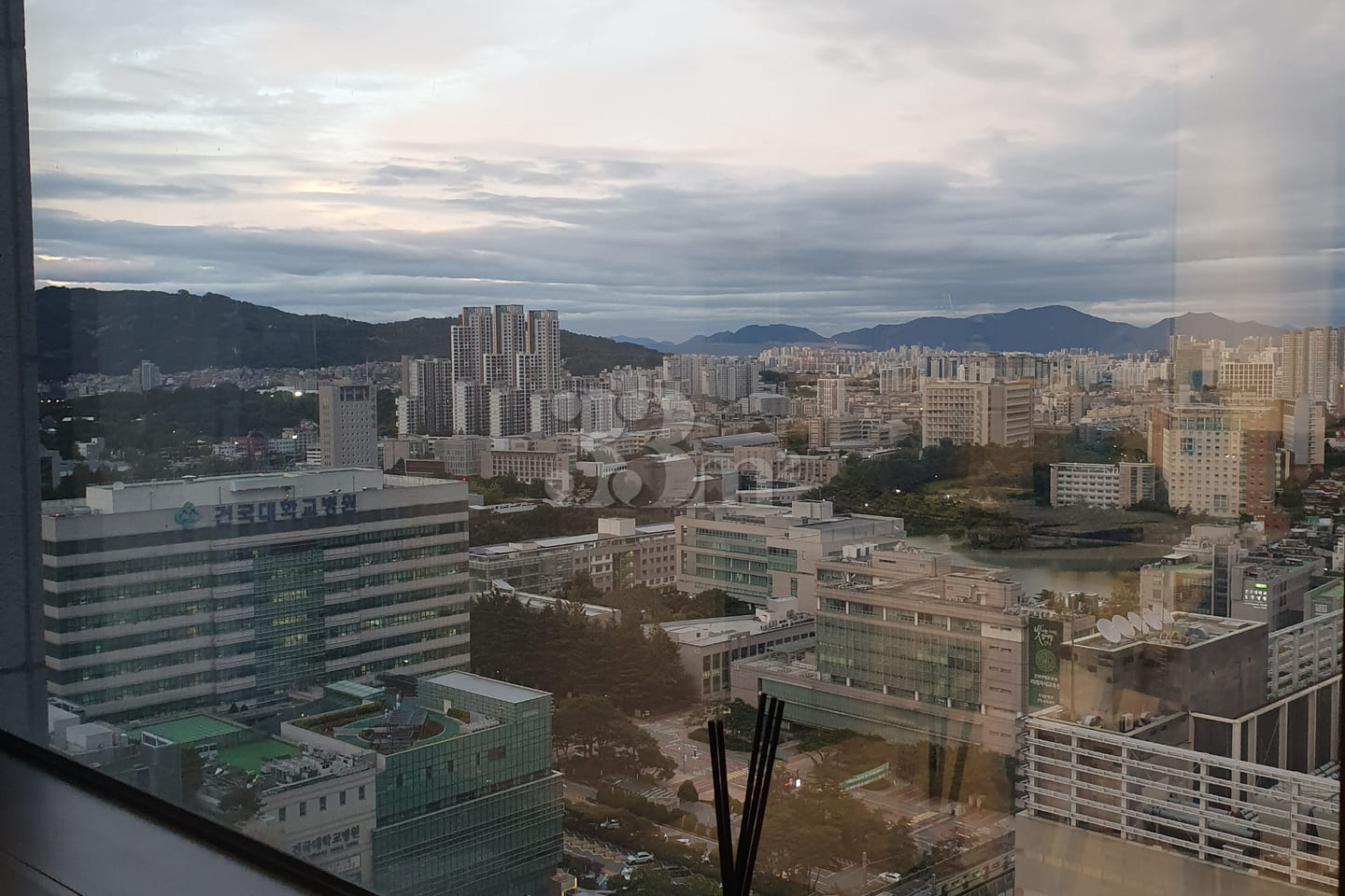 Newly built, open view * Konkuk Univ. Station 4th image