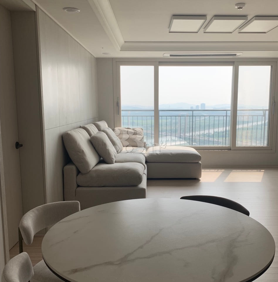 Newly built apartment with a sunset view. 3th image