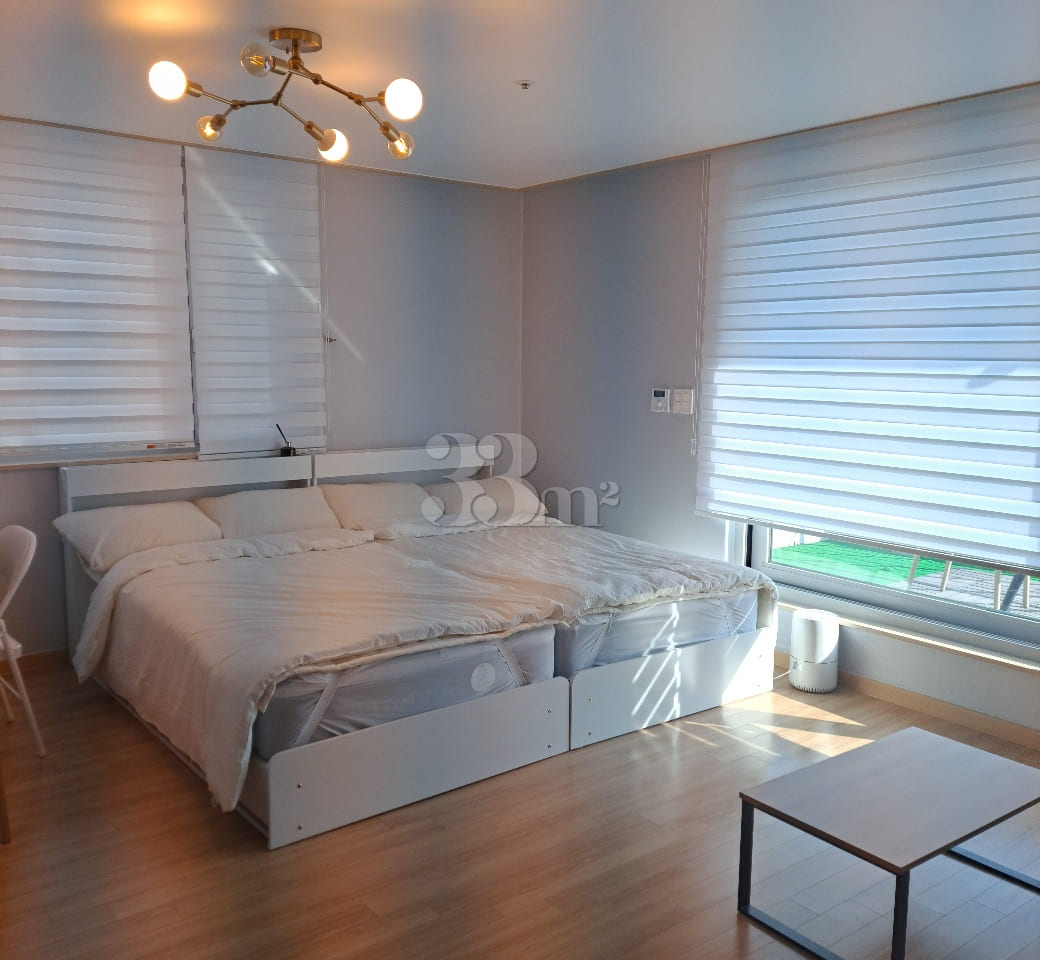 Cozy and bright house near Gangnam Station 7th image